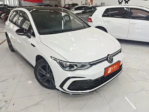 Volkswagen Golf 2025