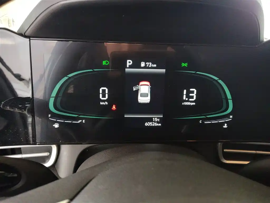 Hyundai Elantra 2023 — фото 12