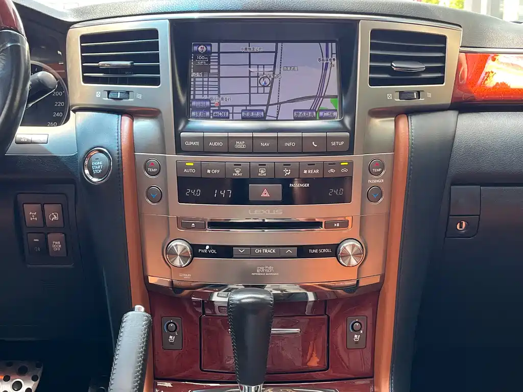 Lexus LX 2015 — фото 12
