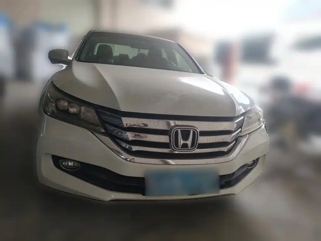 Honda Accord 2015 — фото 24