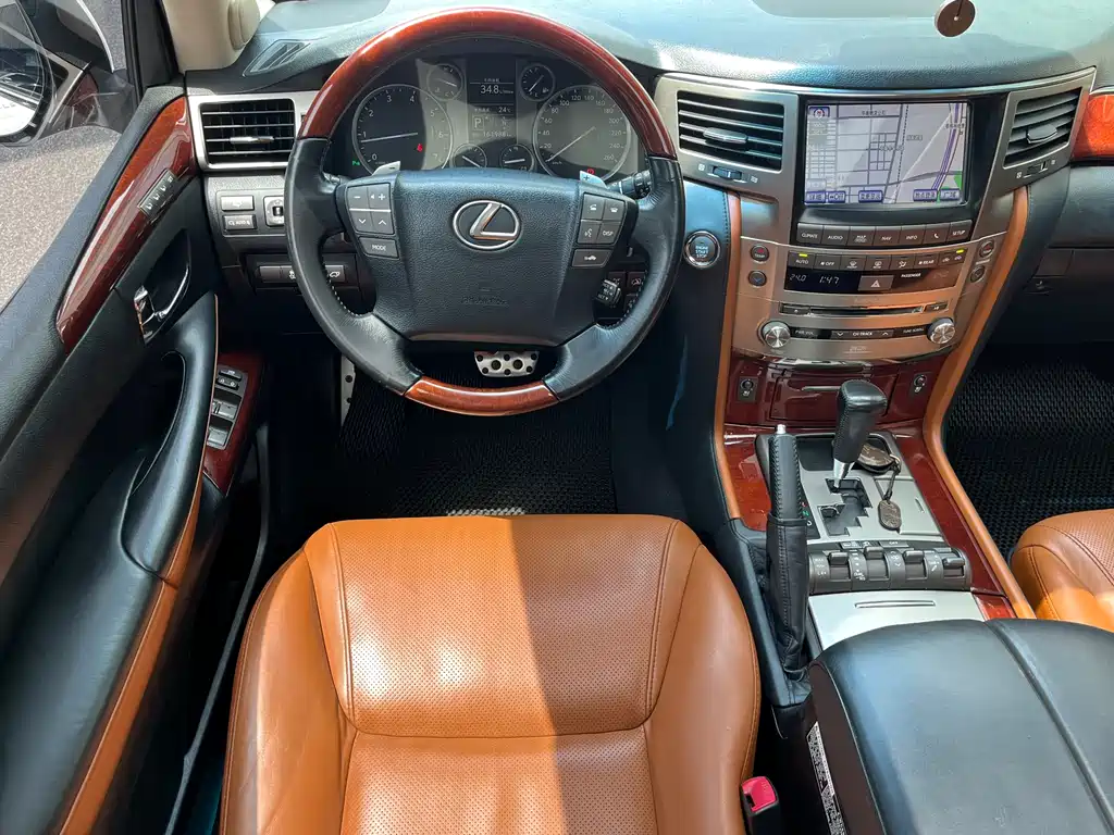 Lexus LX 2015 — фото 9