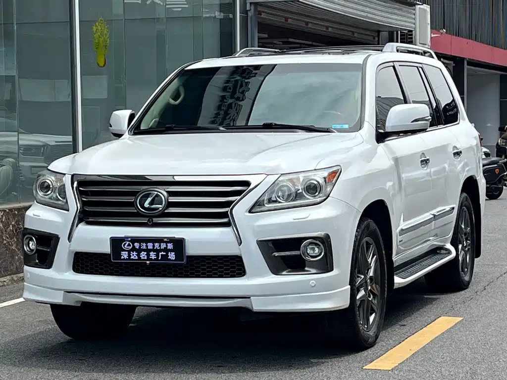 Lexus LX 2015 — фото 1