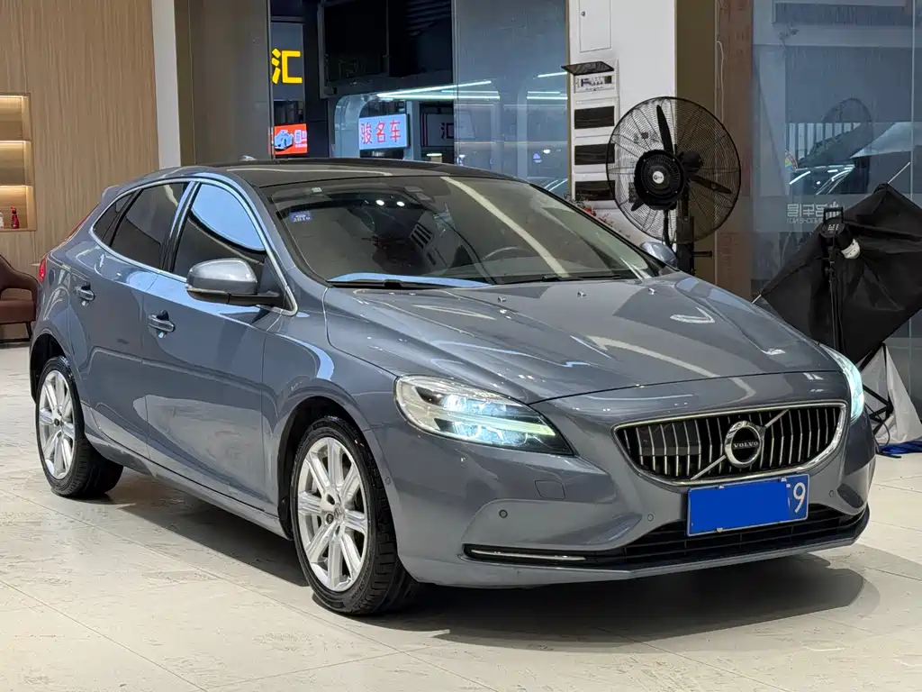 Volvo V40 2017 — фото 3