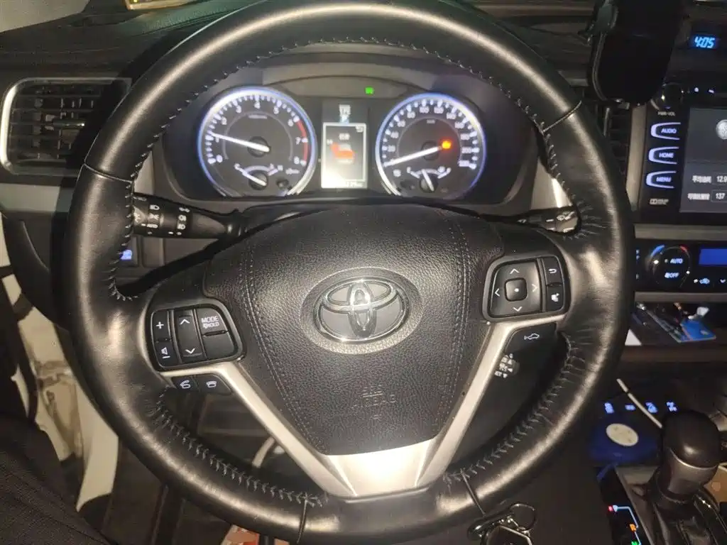 Toyota Highlander 2018 — фото 11