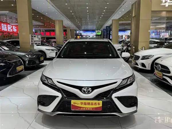 Toyota Camry 2021