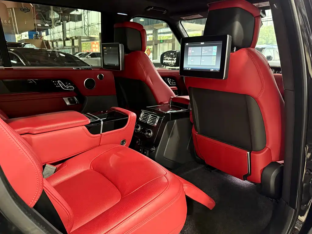 Land Rover Range Rover 2023 — фото 11