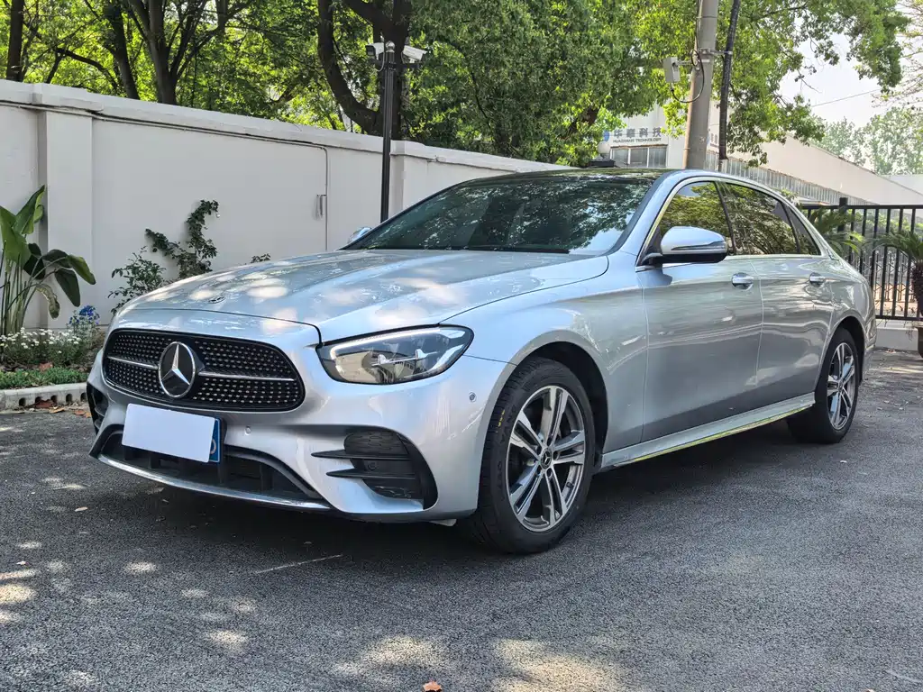 Mercedes-Benz E-Class 2022 — фото 1