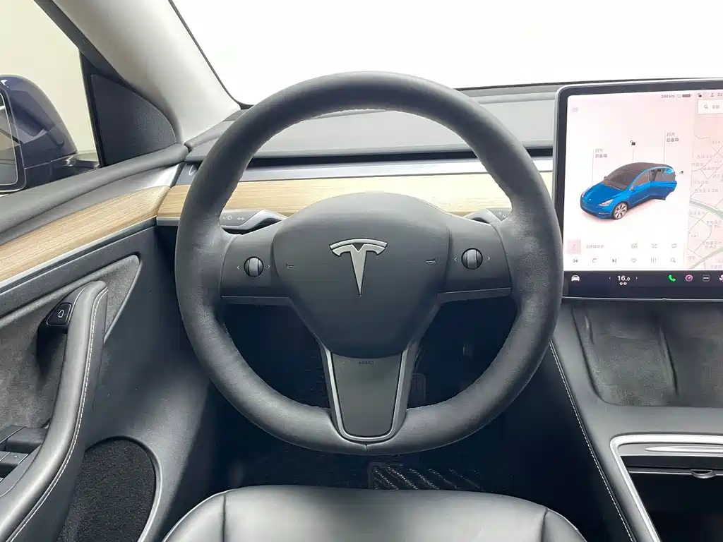 Tesla Model Y 2021 — фото 13