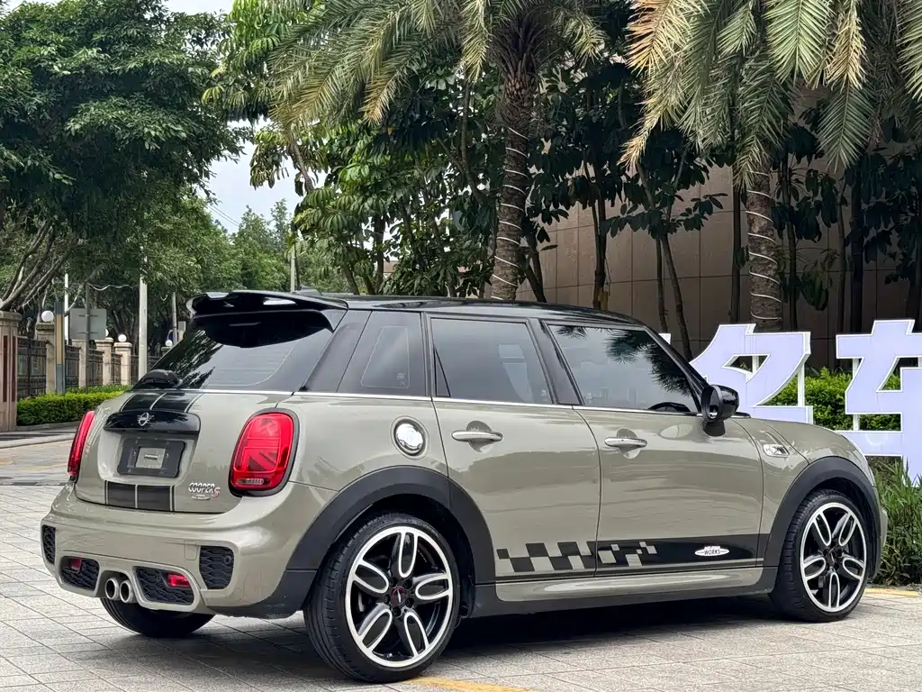 MINI MINI 2019
