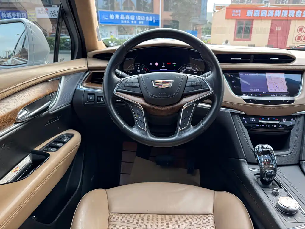 Cadillac XT5 2020 — фото 17