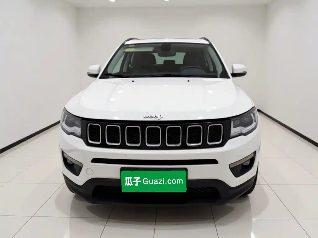 Jeep Compass 2018 — фото 24
