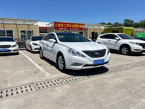 Hyundai Sonata 2012