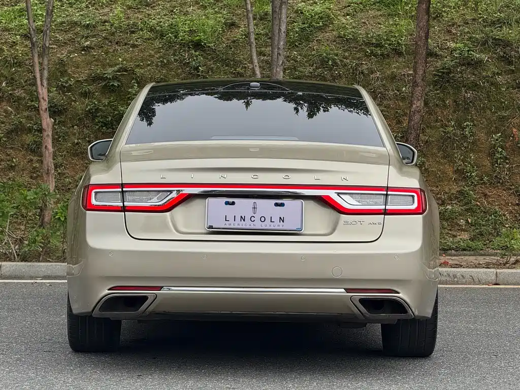 Lincoln Continental 2017 — фото 8