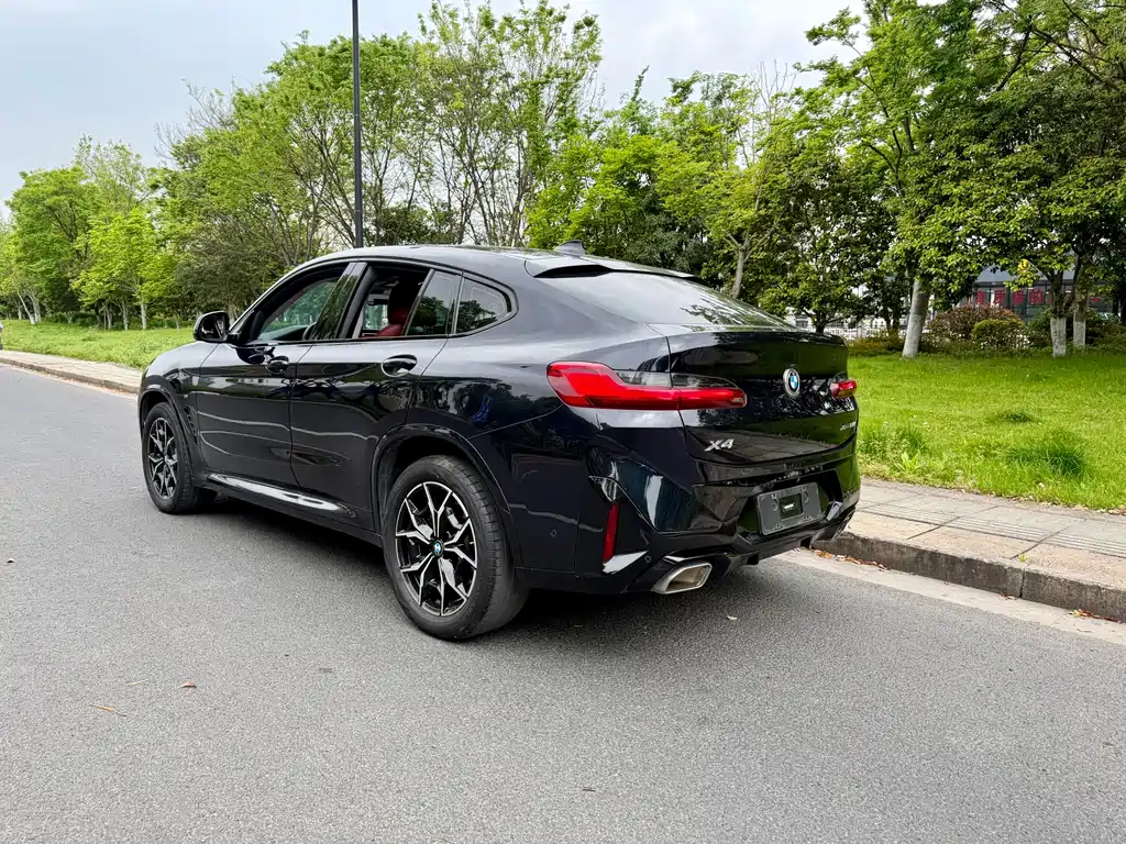 BMW X4 2023 — фото 11
