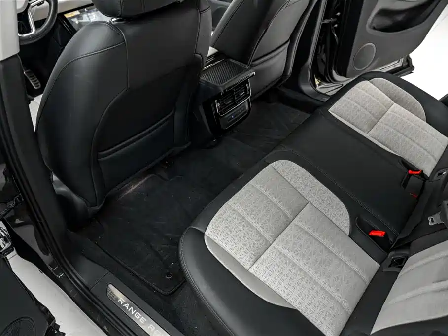 Land Rover Evoque 2022 — фото 27