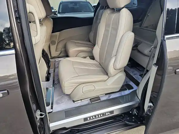 Buick GL8 2017