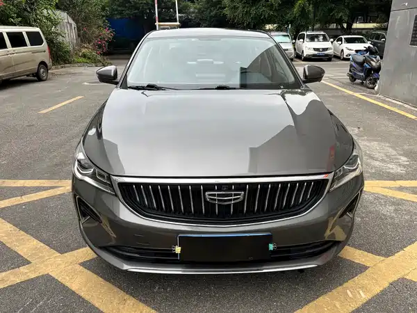 Geely Emgrand 2022