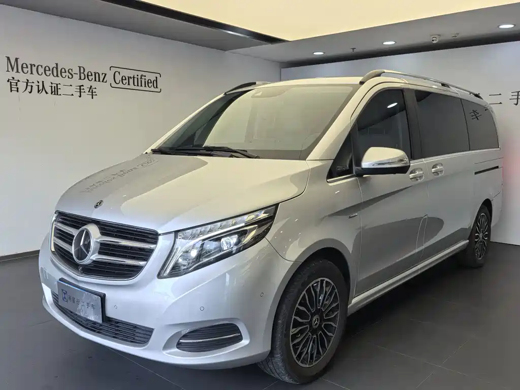 Mercedes-Benz V-Class 2020 — фото 1