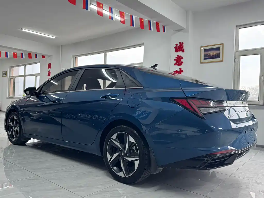 Hyundai Elantra 2023