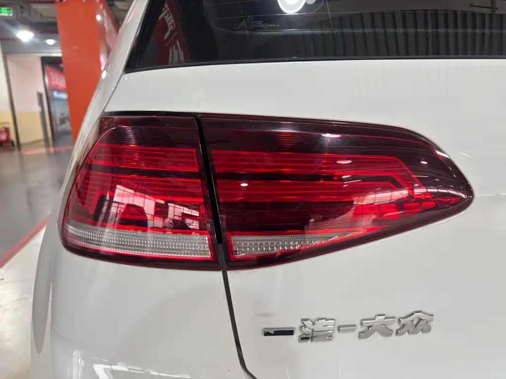 Volkswagen Golf Pure Electric 2020 — фото 21