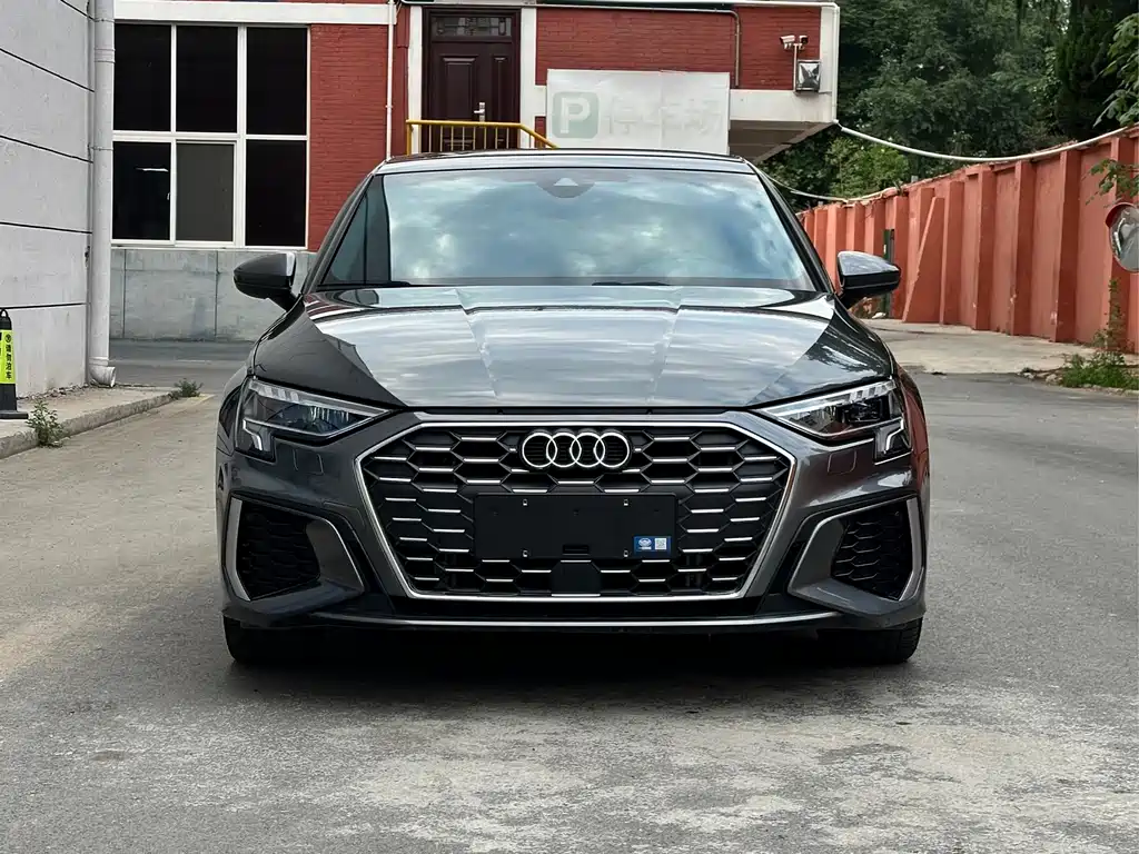 Audi A3 2023 — фото 2