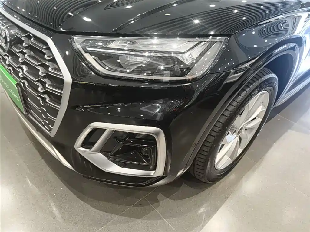 Audi Q5L 2023 — фото 24