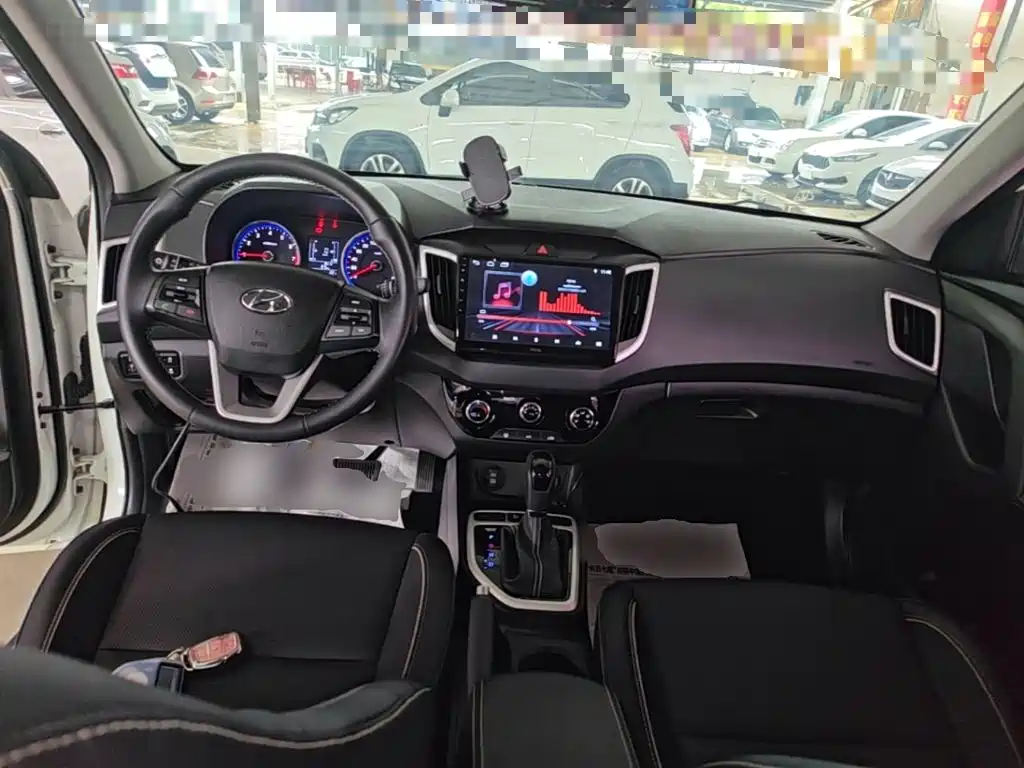 Hyundai ix25 2019 — фото 10