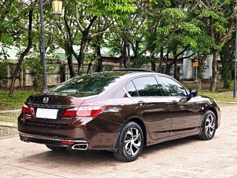 Honda Accord 2016 — фото 17