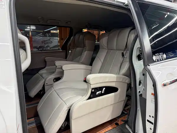 Toyota Sienna 2015