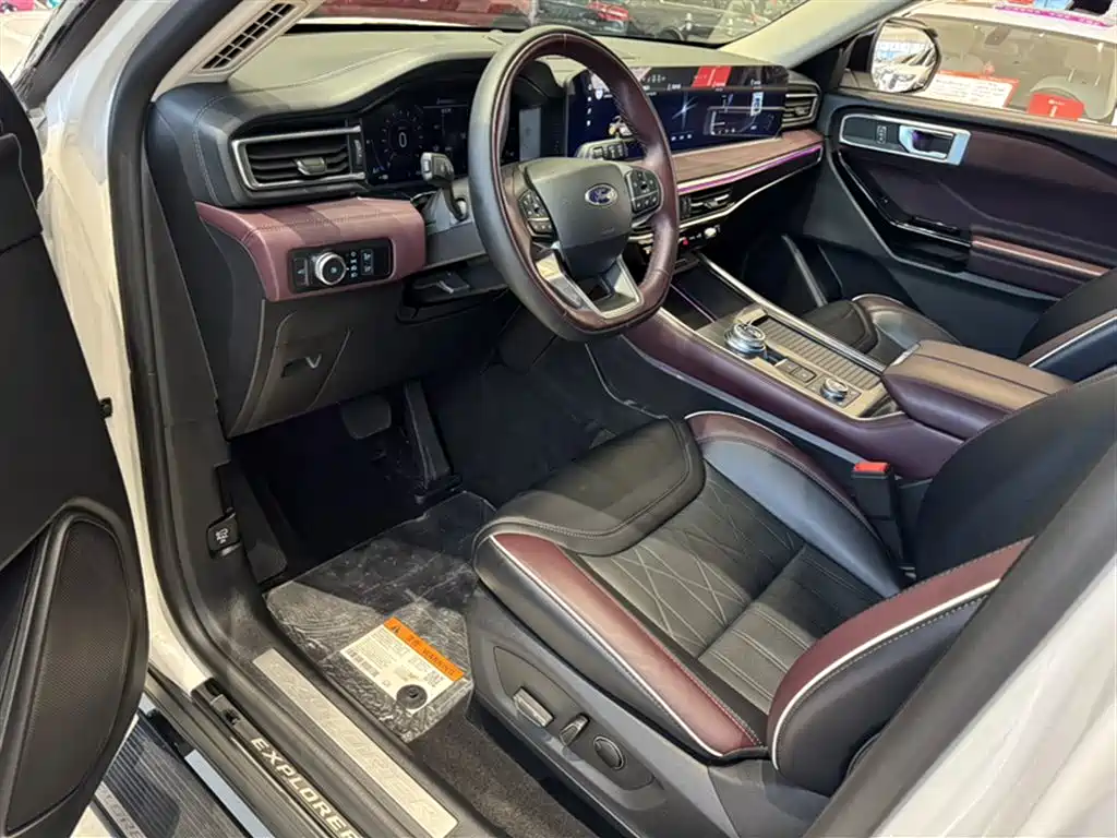 Ford Explorer 2023 — фото 15