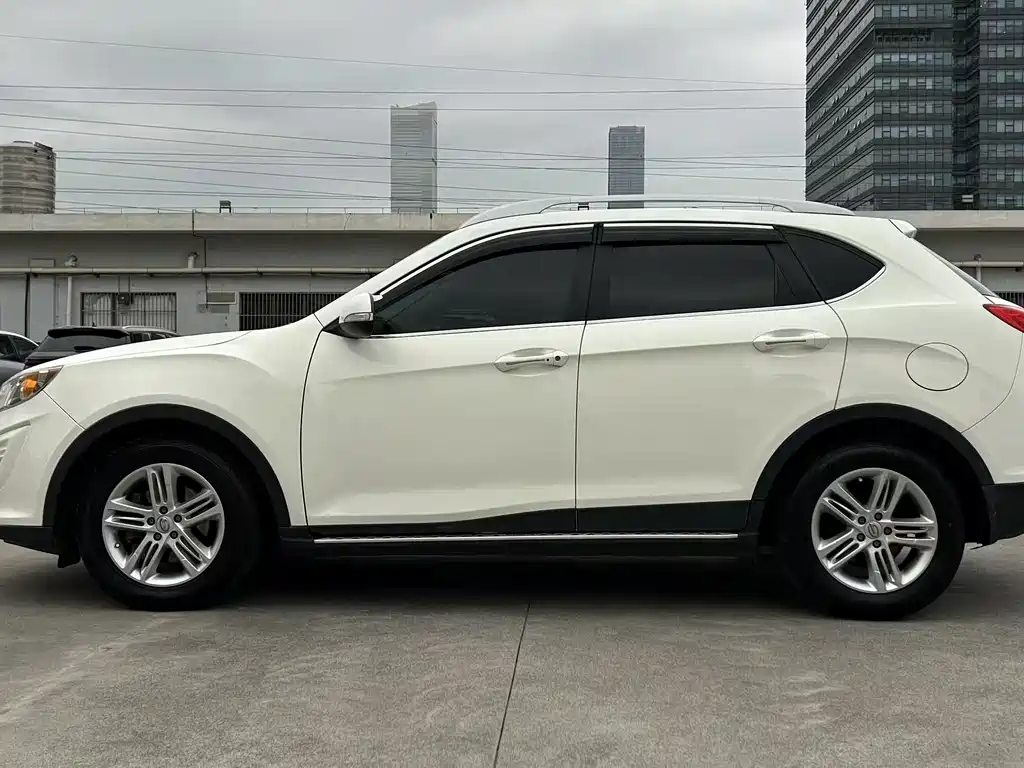 GAC Motor Trumpchi GS5 2014 — фото 10