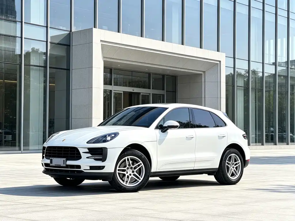Porsche Macan 2019 — фото 1