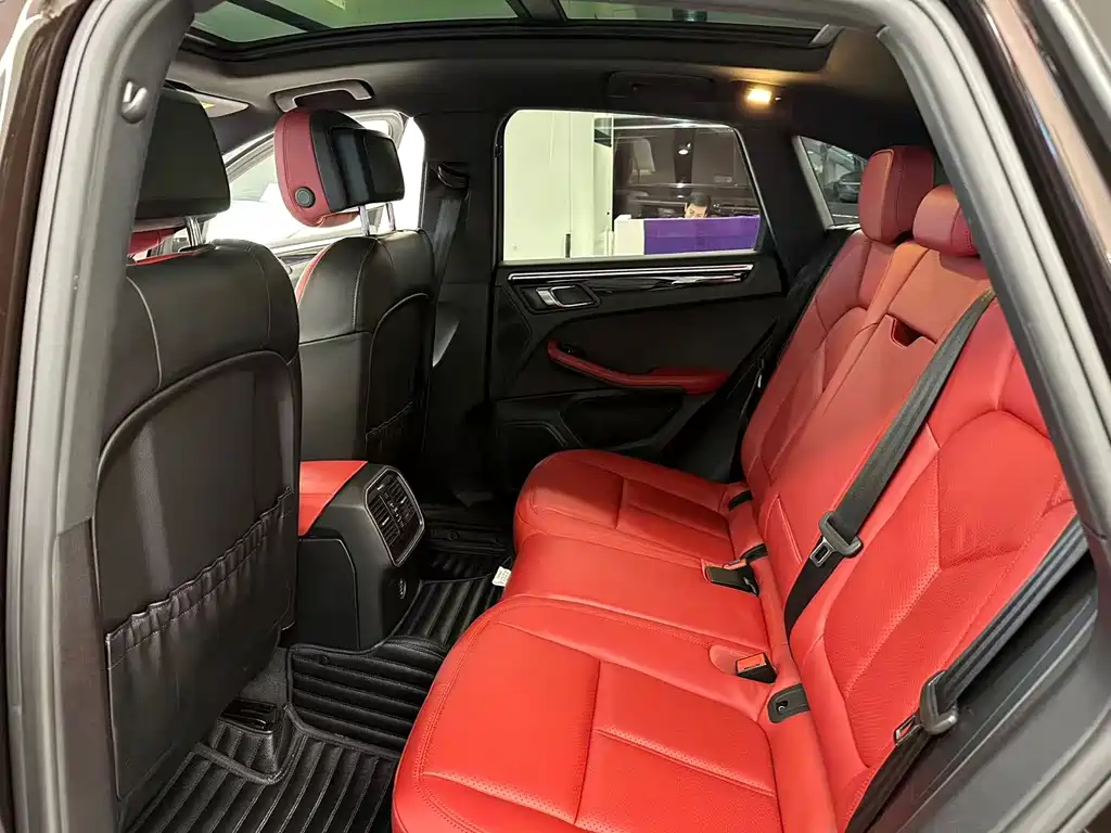Porsche Macan 2018 — фото 14