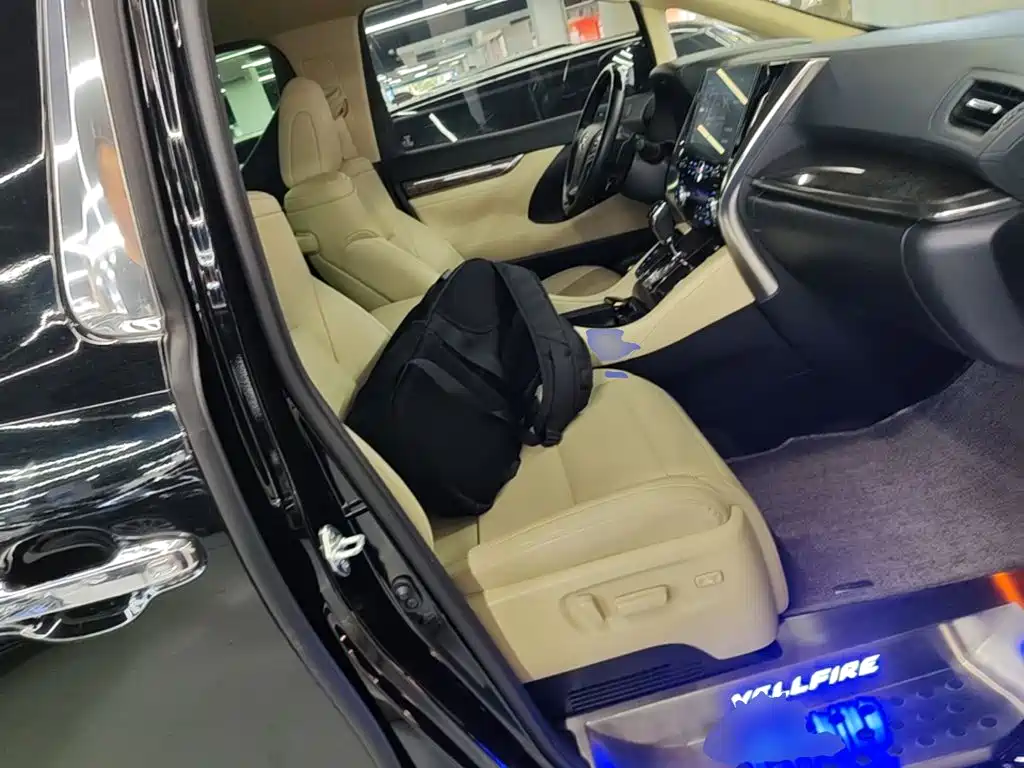 Toyota Vellfire 2022 — фото 25