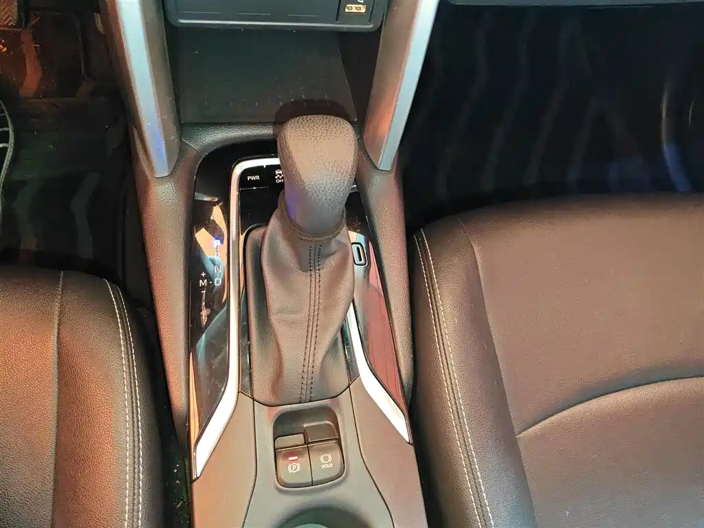 Toyota Corolla Cross 2023 — фото 10