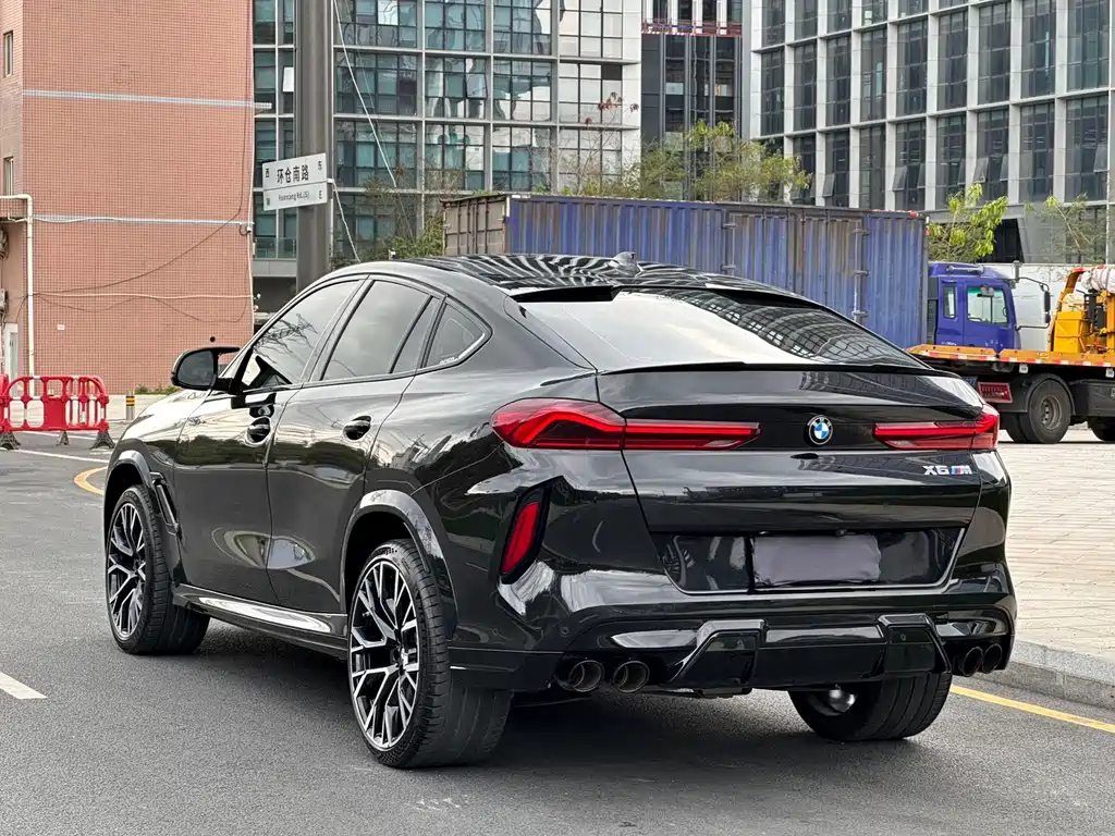 BMW X6 M 2022 — фото 11