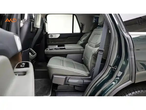 Lincoln Navigator 2024