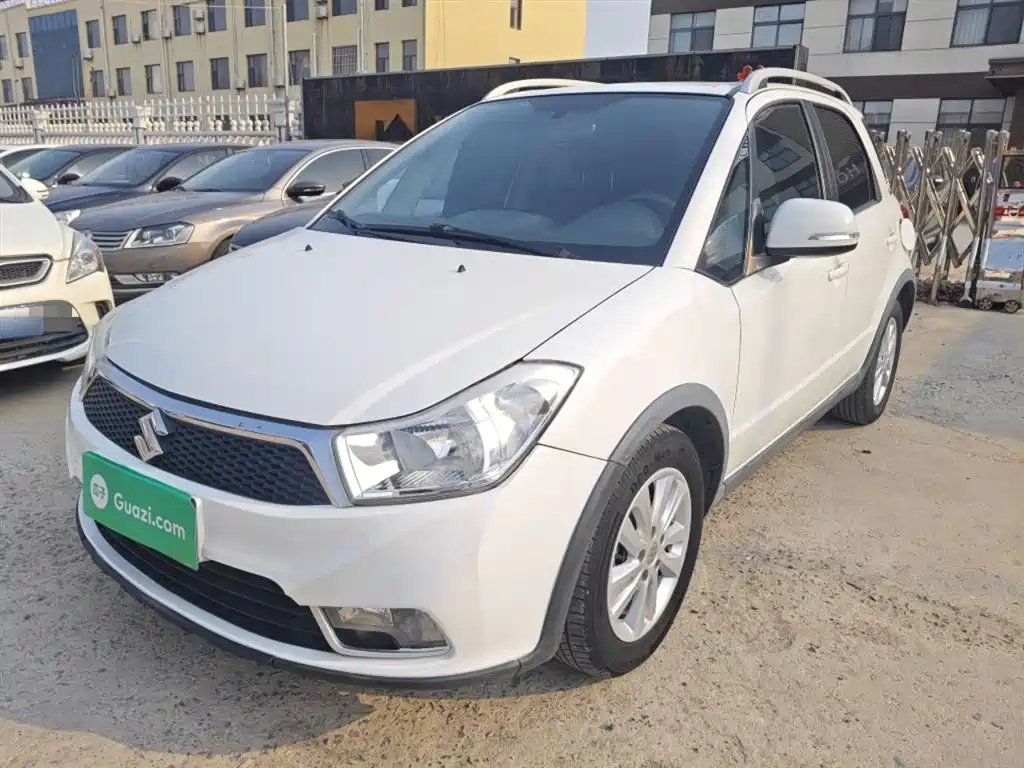 Suzuki SX4 2015 — фото 1