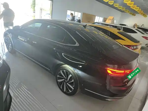 Volkswagen Passat 2022
