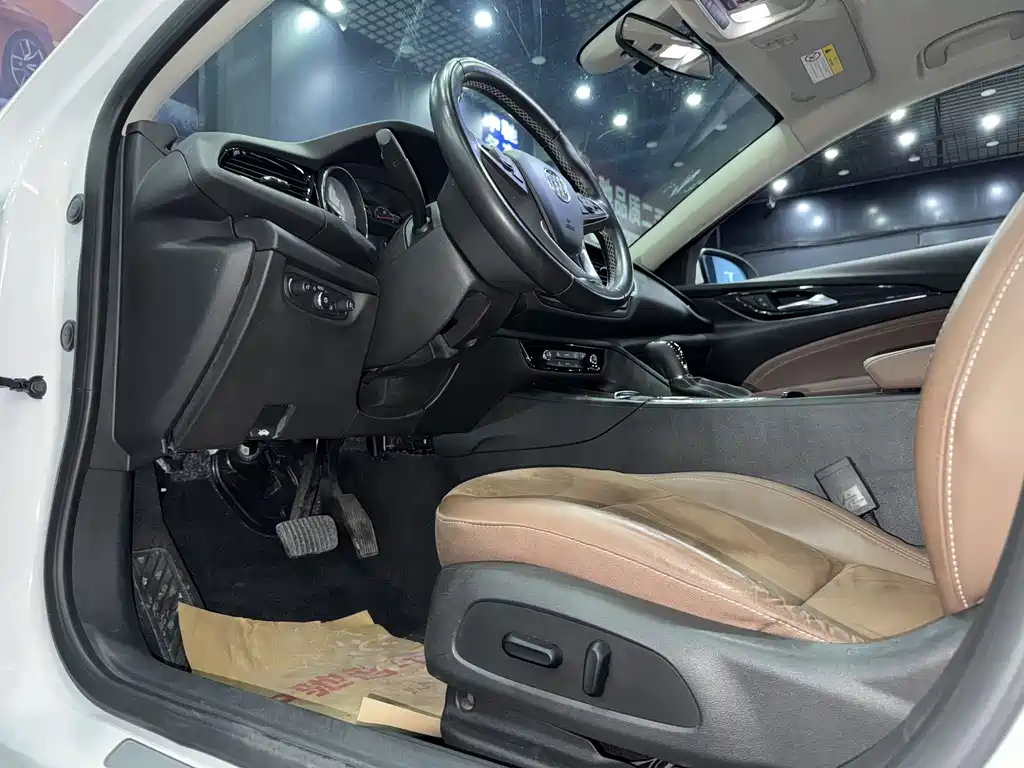 Buick Regal 2018 — фото 13