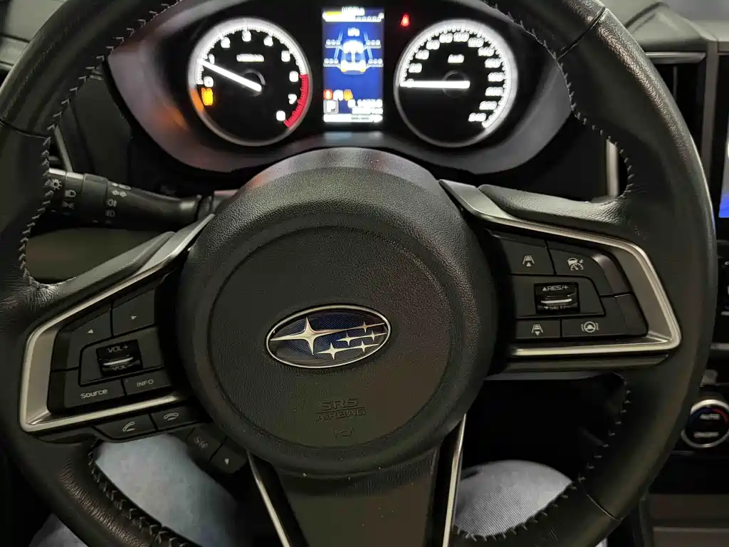 Subaru Forester 2022 — фото 10