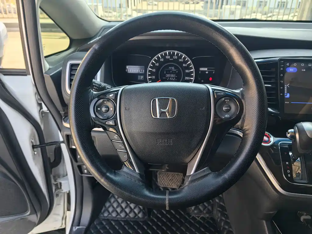 Honda Odyssey 2018 — фото 14