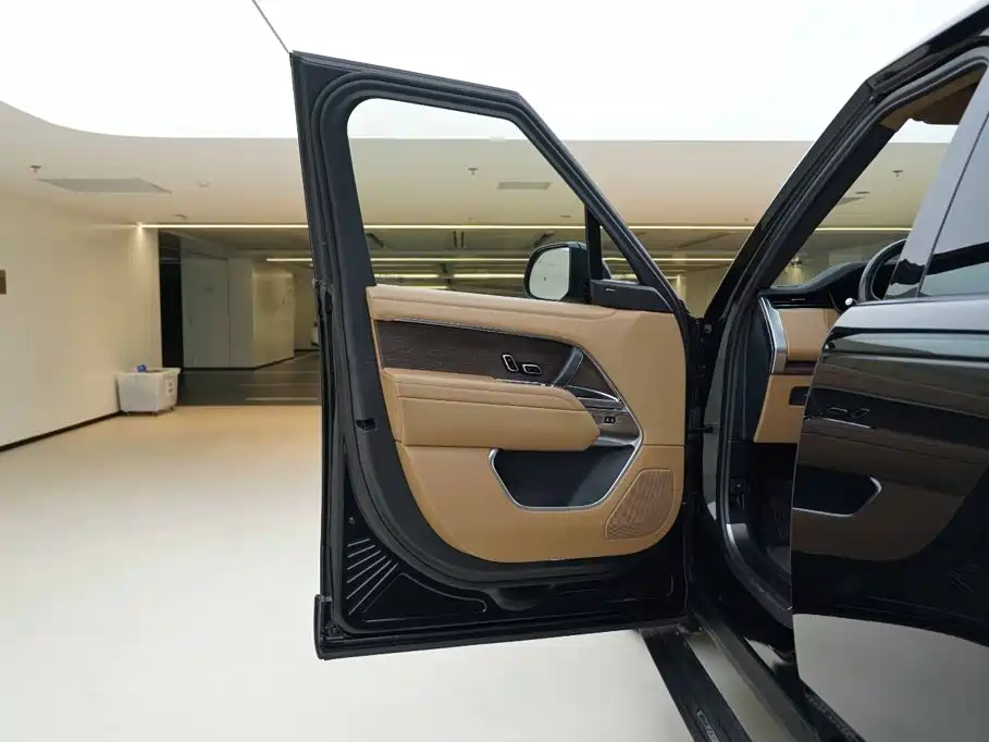 Land Rover Range Rover 2023 — фото 19