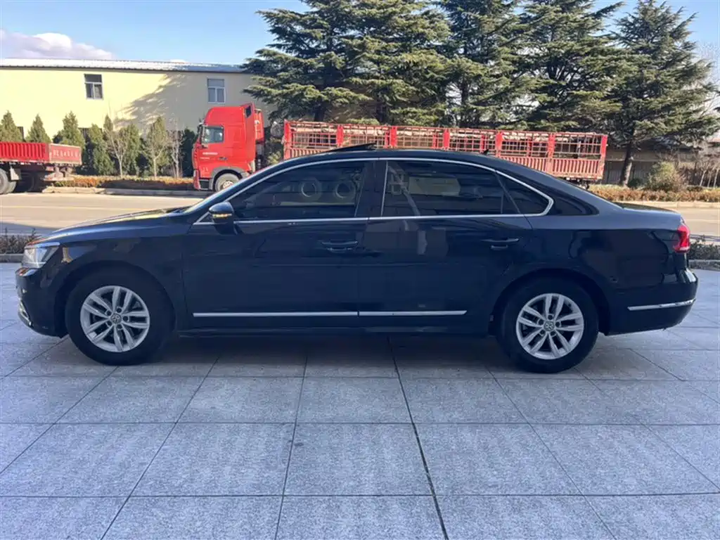Volkswagen Passat 2017 — фото 10