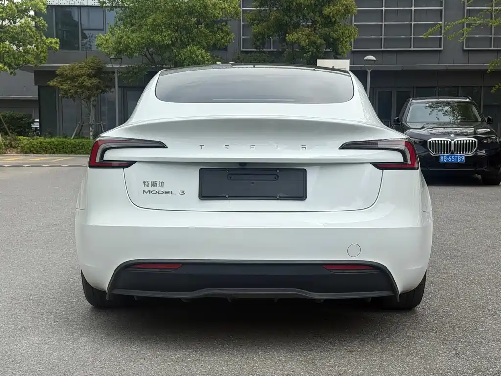 Tesla Model 3 2024 — фото 23