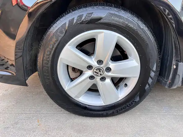 Volkswagen Lavida 2013