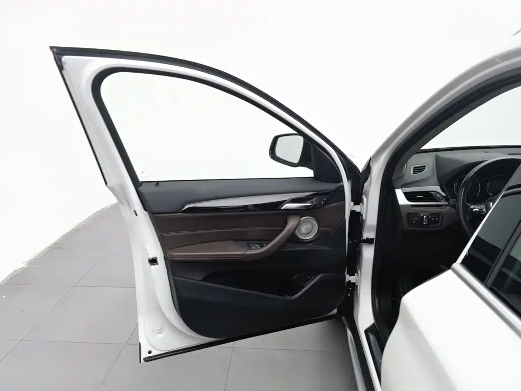 BMW X1 2021 — фото 8