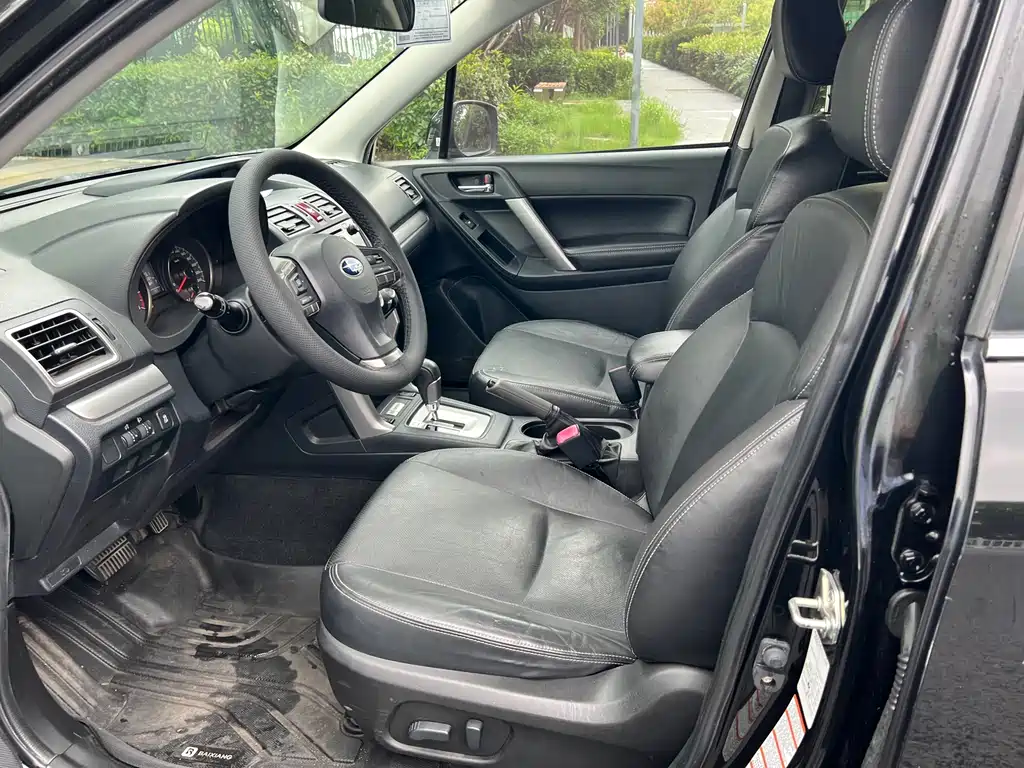 Subaru Forester 2015 — фото 9