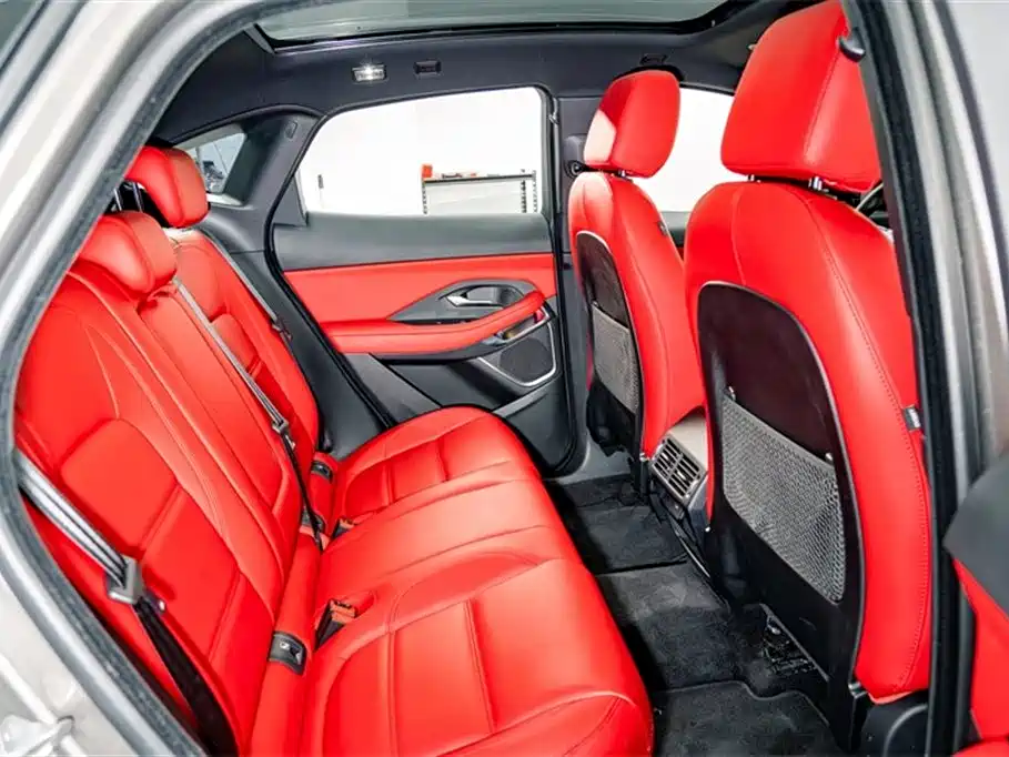 Jaguar E-PACE 2023 — фото 21