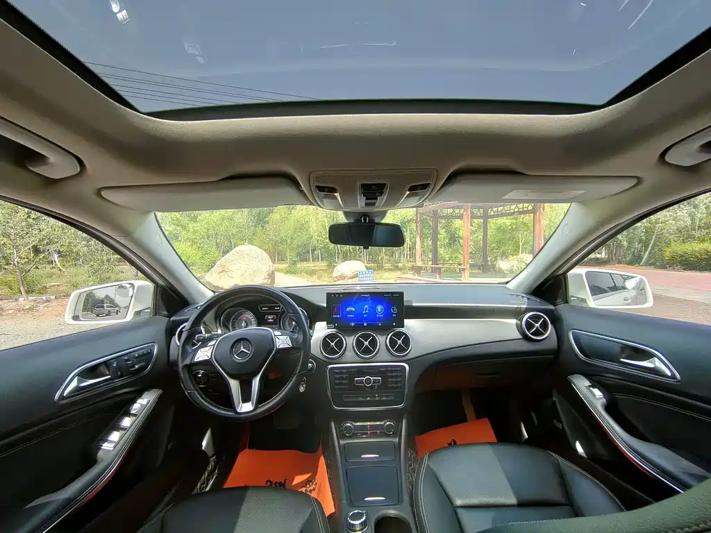 Mercedes-Benz GLA 2015